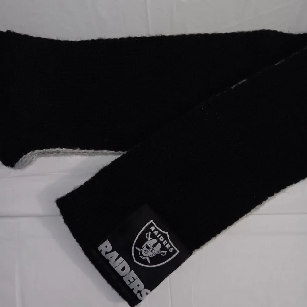 FOREVER COLLECTION RAIDERS FOOTBALL TEAM REVERSIBLE SCARF
